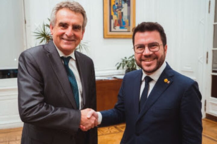Agustín Rossi, cap del gabinet de ministres del govern argentí, amb el president de la Generalitat, Pere Aragonès