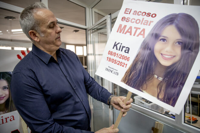 Arriba a judici el cas de la Kira, que es va suïcidar a quinze anys per assetjament escolar