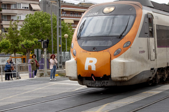 Ha mort atropellada una menor en un pas a nivell de Montcada i Reixac