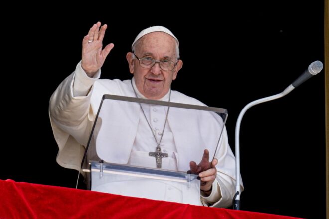 En la seva primera autobiografia, el papa Francesc diu que no es retirarà