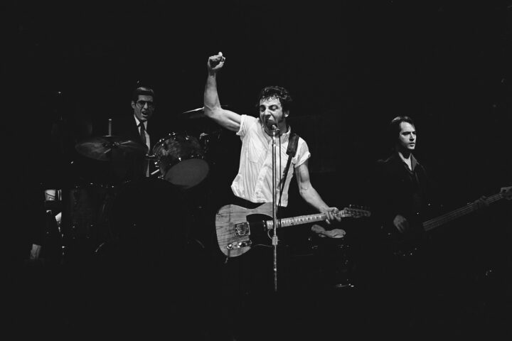 Bruce Springsteen, en el seu primer concert a Barcelona, el 1981. (fotografia cedida pel Palau Robert)