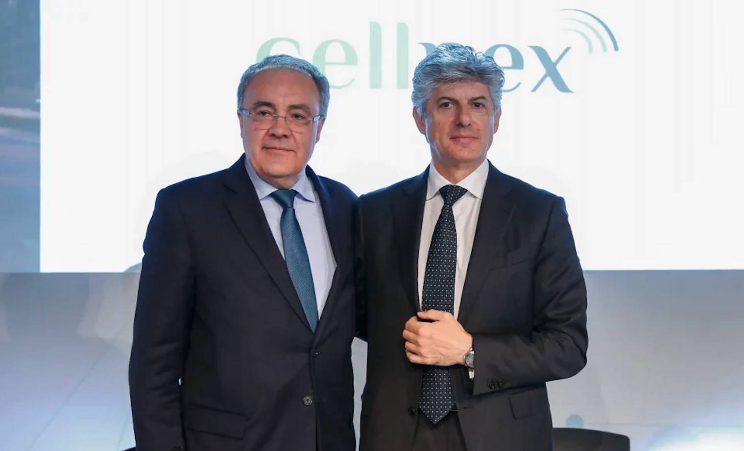 El nou conseller delegat de Cellnex, Marco Patuano (esquerra), al costat del seu antecessor, Tobías Martínez (fotografia: Cellnex).