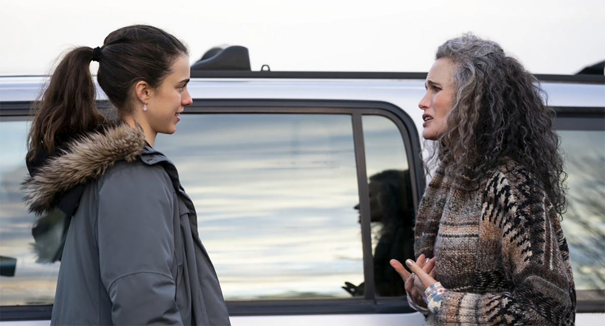 Mare i filla dins i fora de la sèrie 'Maid' (fotografia: Netflix).