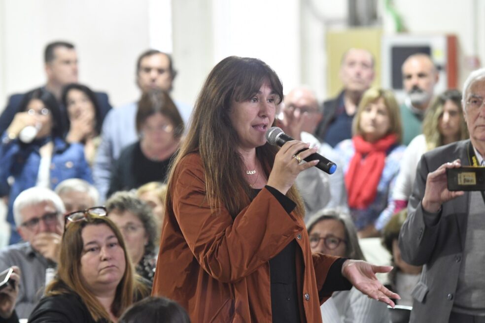 Mig miler de persones fan costat a Borràs en un dinar a Manresa