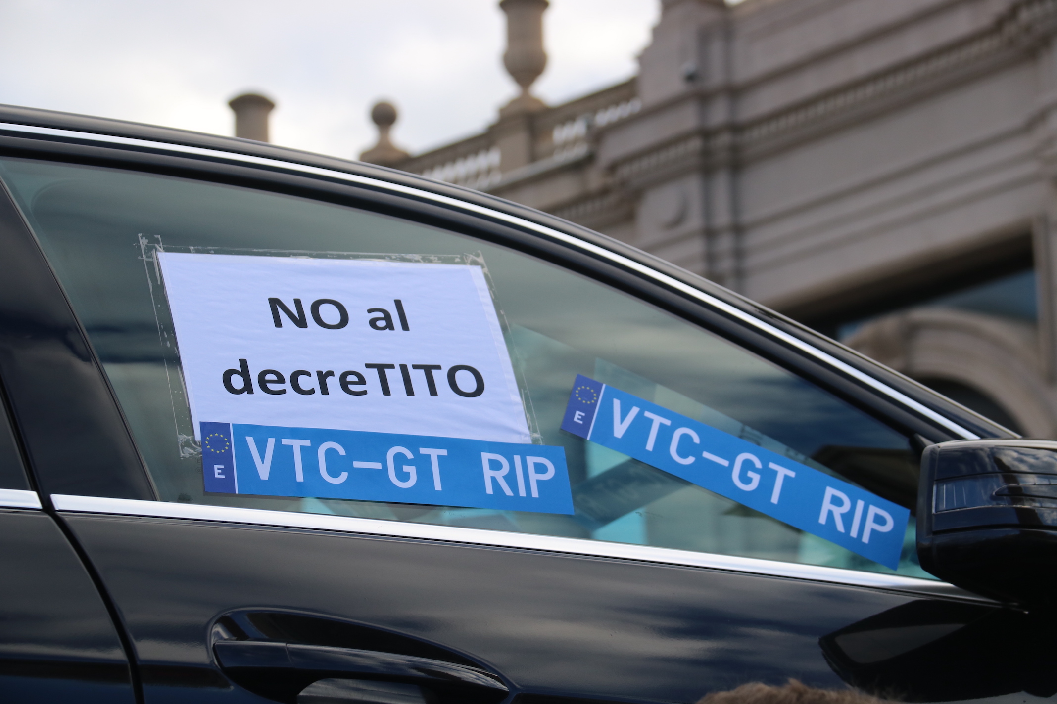 Un cartell en una manifestació dels vehicles VTC (fotografia: ACN/Aina Martí).