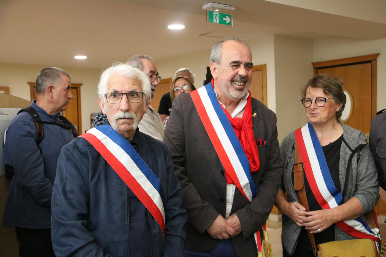 Nicolas Garcia, batlle d'Elna, i els seus tinents de batllia, Pere Manzanares (esquerra) i Sylvaine Candille (dreta), al tribunal de Montpeller.