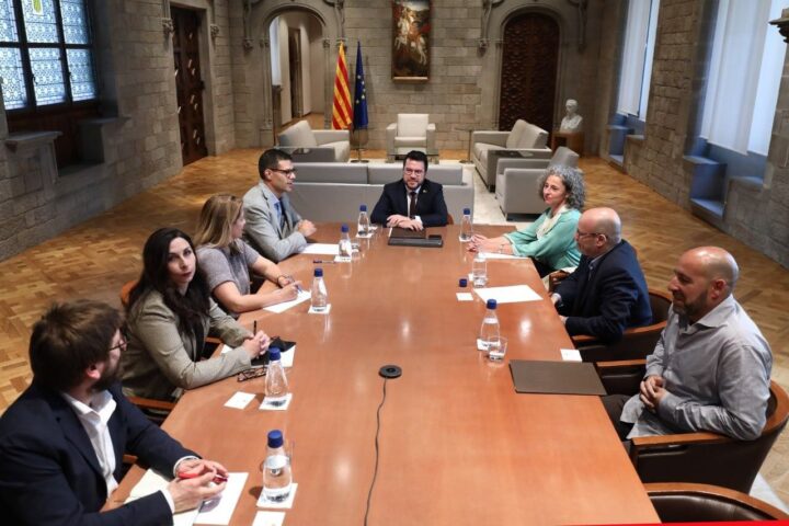 El president del Govern, Pere Aragonès, parlant amb el Consell Acadèmic per a l'acord de claredat