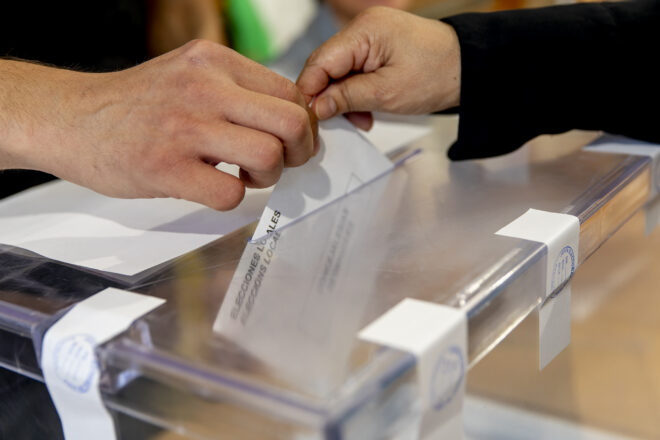 Vot per correu per a les eleccions europees 2024: quins tràmits s’han de seguir?