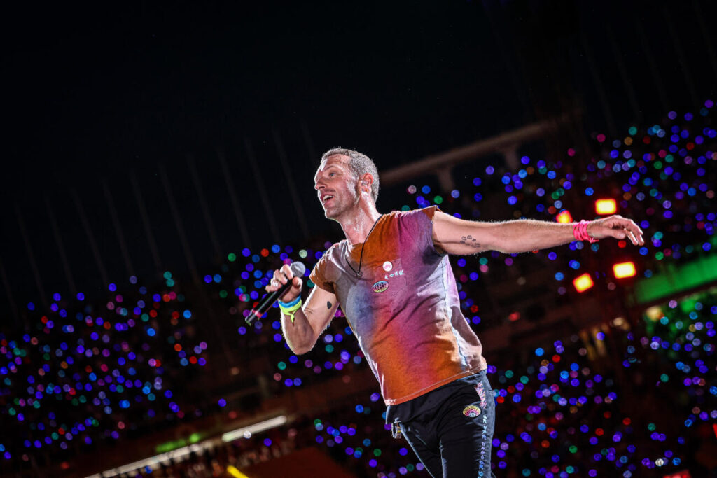[VÍDEO] Coldplay aturen el concert impressionats per un pilar casteller