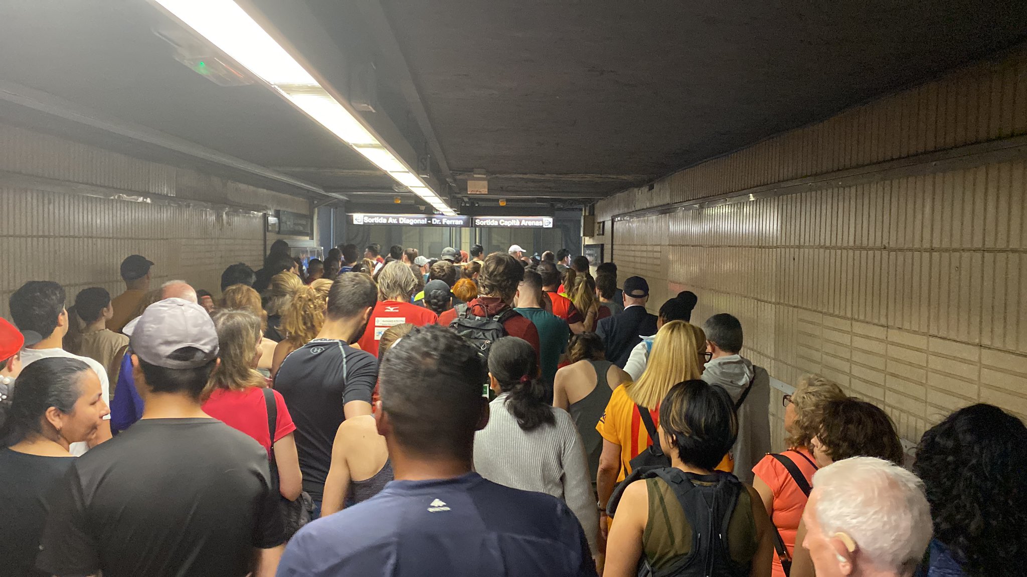 Imatge del col·lapse a la línia L3 (fotografia: Jordi Corbalan).