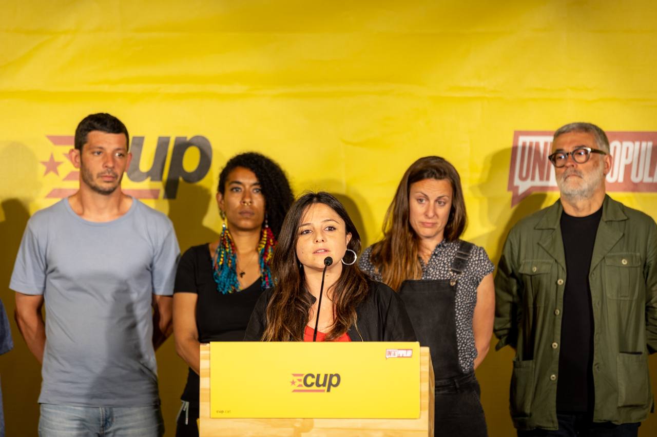 Cares llargues de la CUP a la Nau Bostik, on van fer el seguiment de la nit electoral