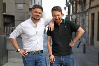 Pablo Iglesias i Gabriel Rufián en una fotografia promocional de La Fábrica.