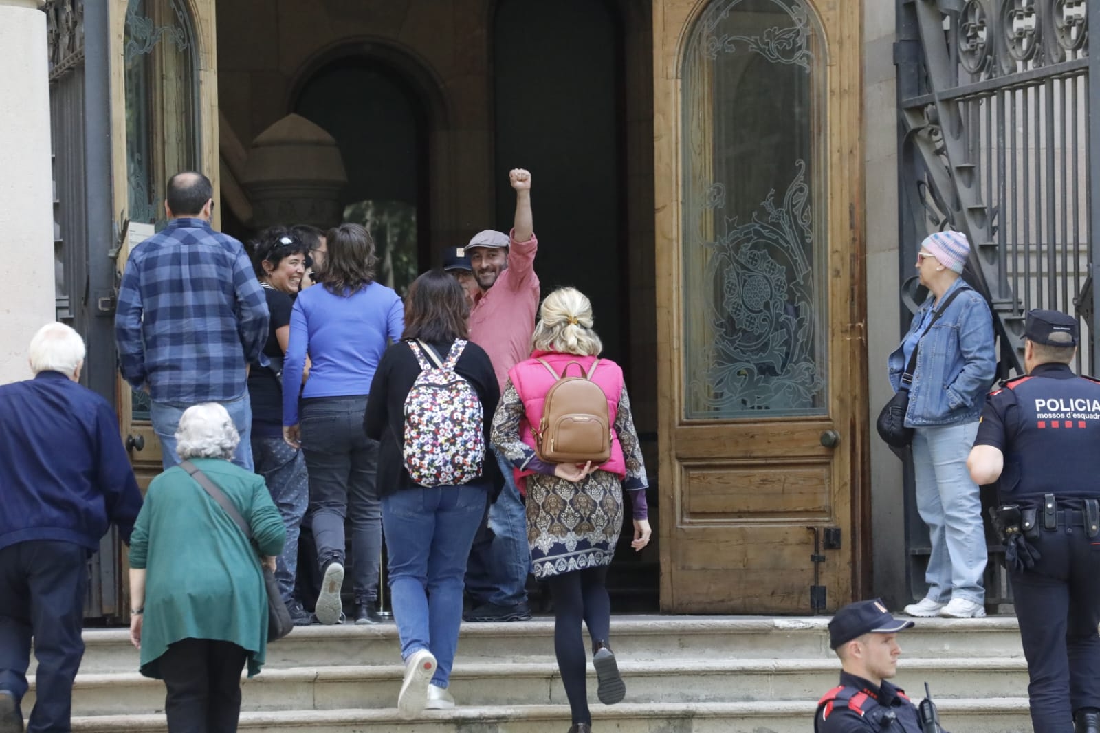 Carles de Sants entrant al TSJC (fotografia: Lluís Brunet).