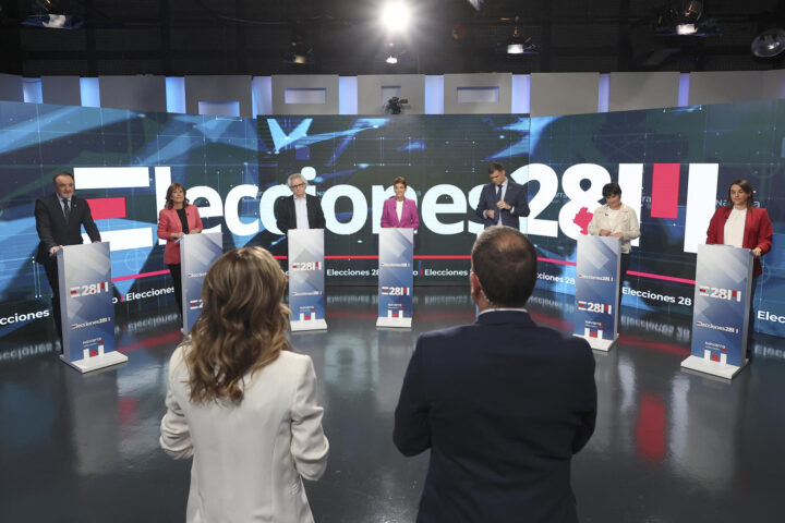 Debat de candidats a la presidència de Navarra (fotografia: EFE/Villar López).