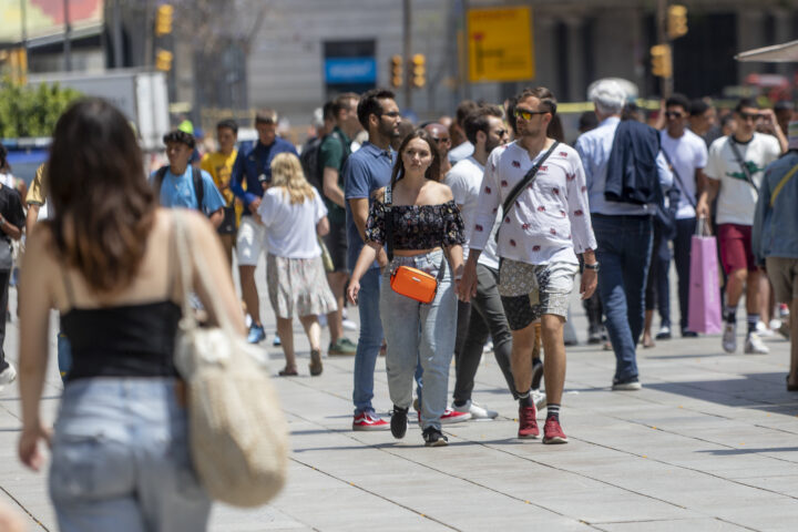 Turistes a Barcelona (fotografia: Albert Salamé).