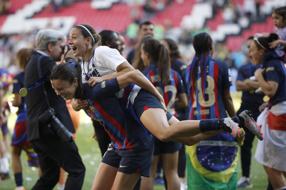 El Barça embogeix el món del futbol