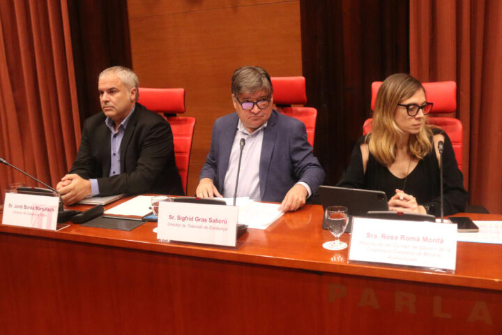 Els directors de TV3, Catalunya Ràdio i la CCMA, Sigfrid Gras, Jordi Borda i Rosa Romà, a la comissió de control del parlament.