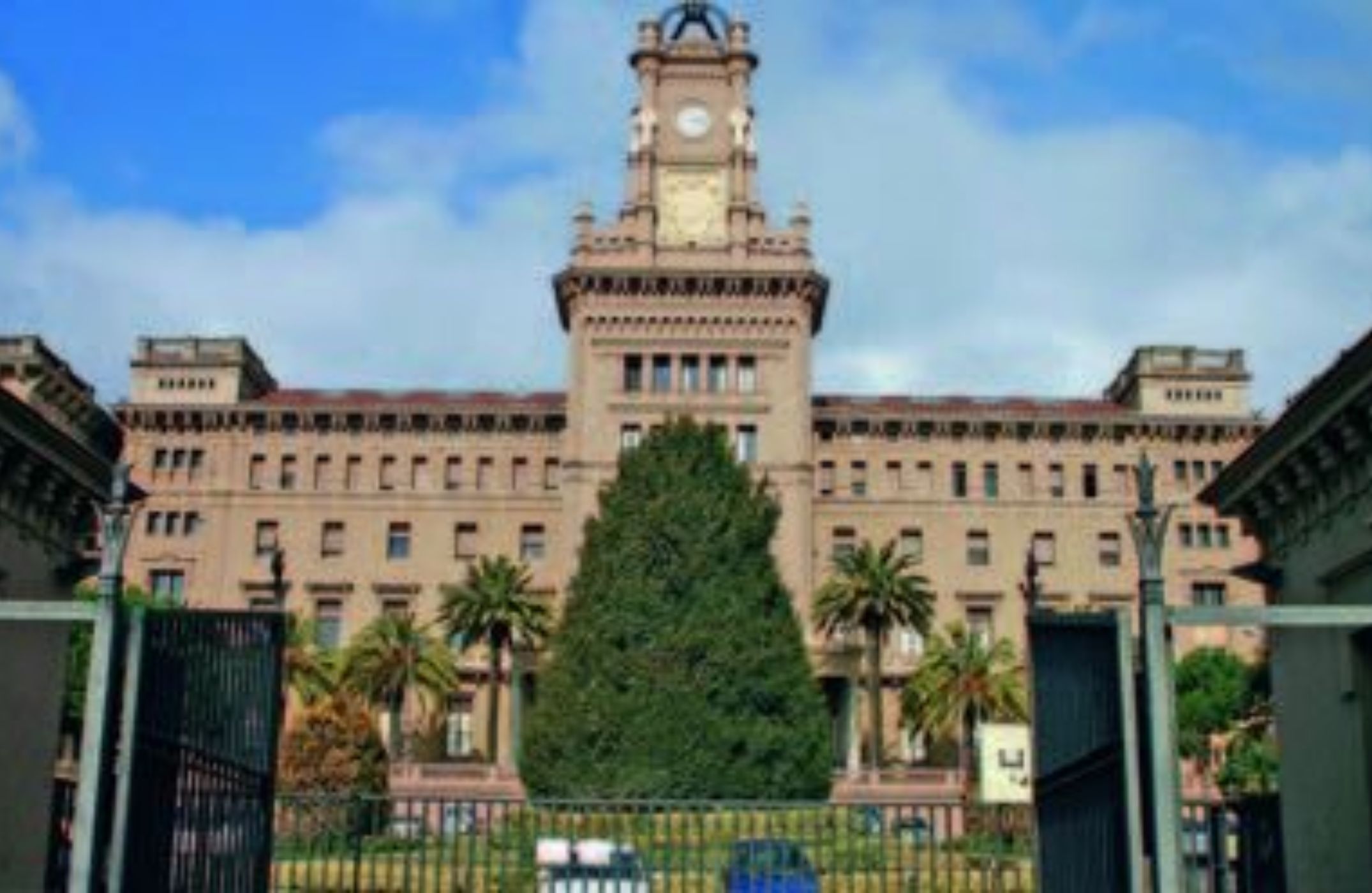 Façana de l'Escola Pia de Sarrià-Calassanç (imatge: barcelona.cat)