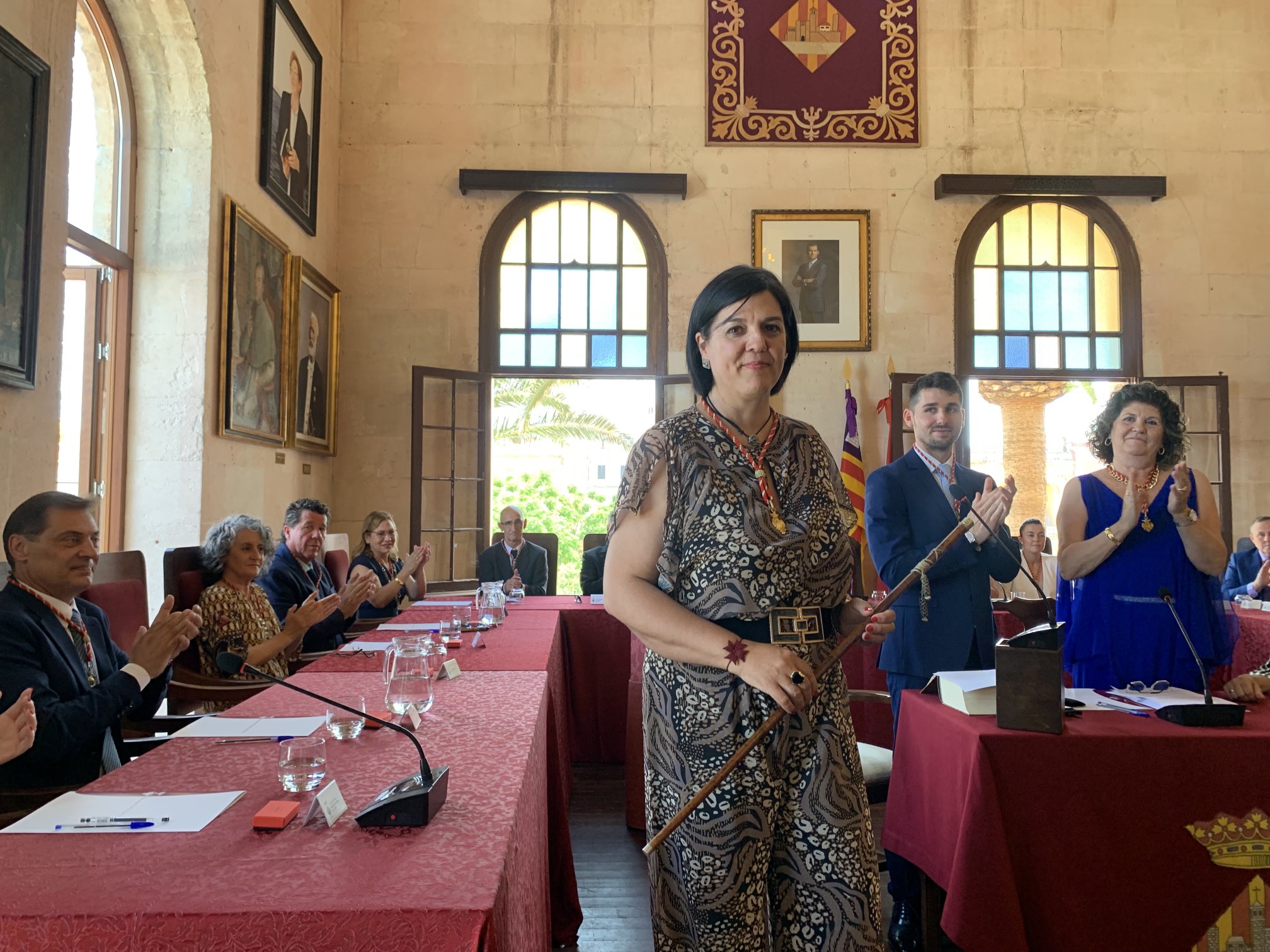 La nova batllessa de Ciutadella, Juana Mari Pons amb la vara de comandament