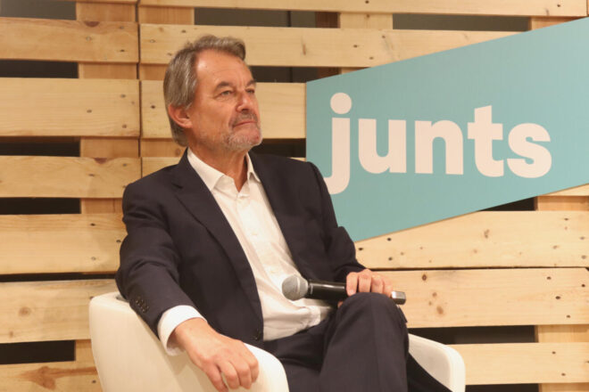 Mas vol afiliar-se a Junts conjuntament amb Jordi Pujol