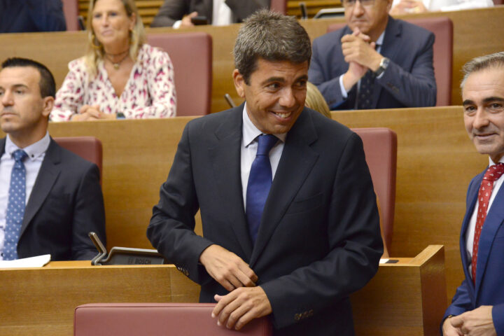 El president de la generalitat valenciana, Carlos Mazón, el dia de la investidura (fotografia: Prats i Camps)