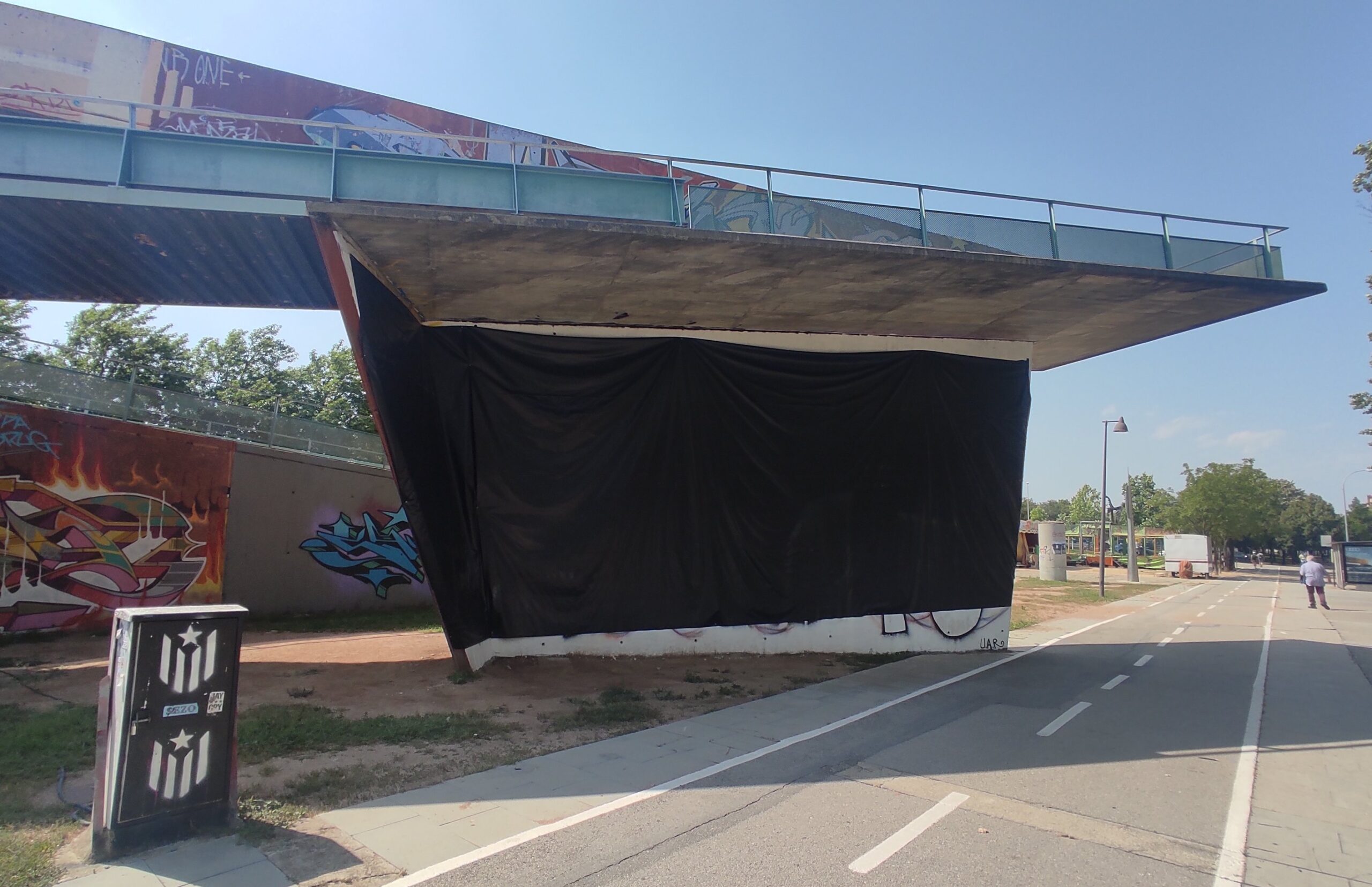 Fotografia del mural al pont del Sucre de Vic (Fotografia: CUP)