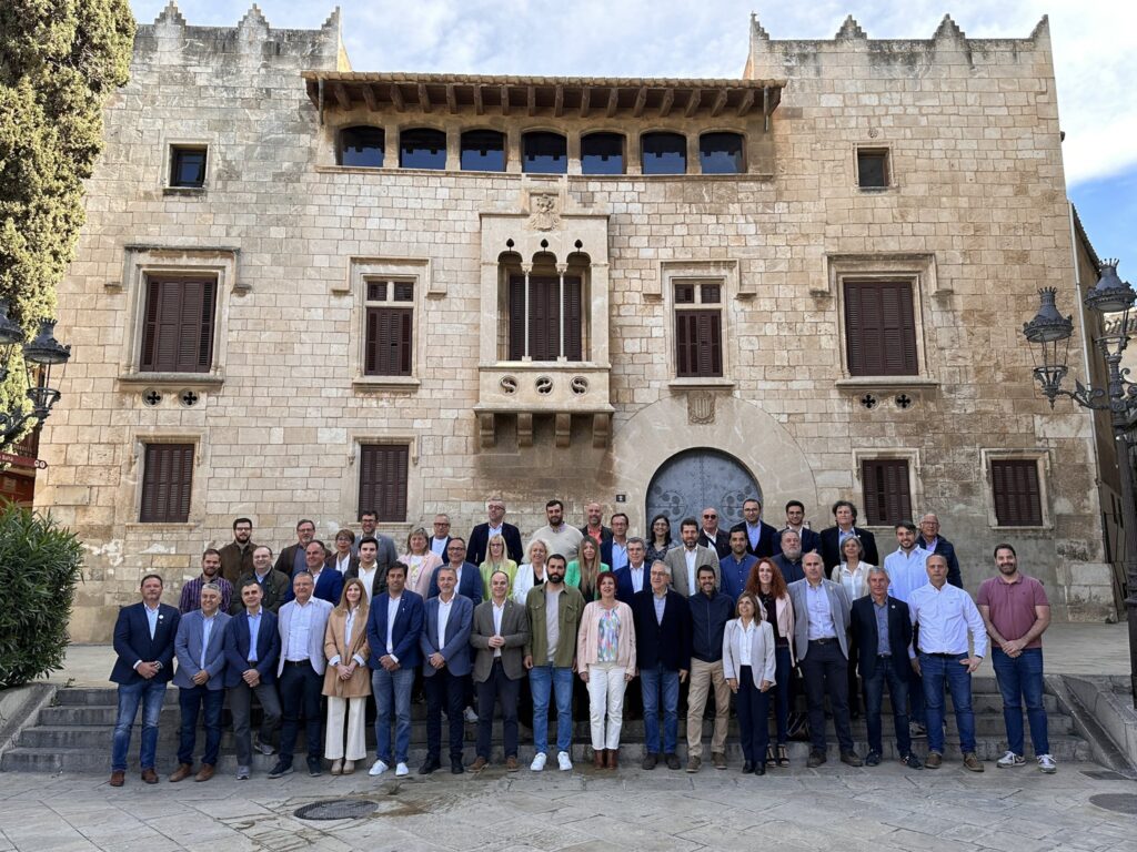 Junts i Impulsem Penedès reediten el pacte per a concórrer plegats a les municipals del 2027