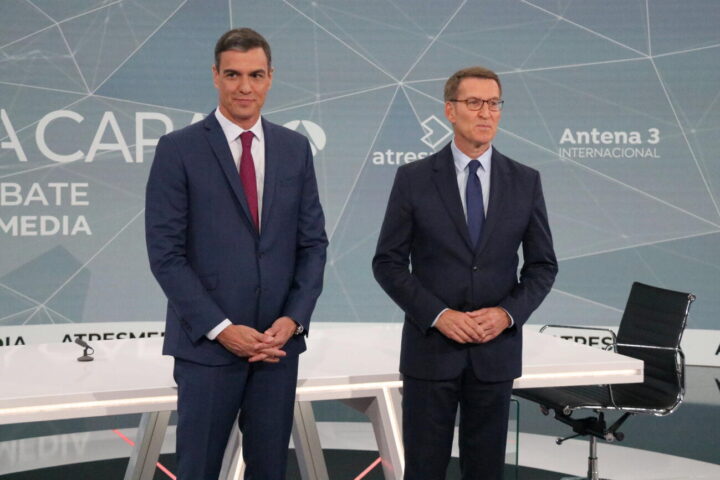 Pedro Sánchez i Núñez Feijóo, durant el debat d'ahir.
