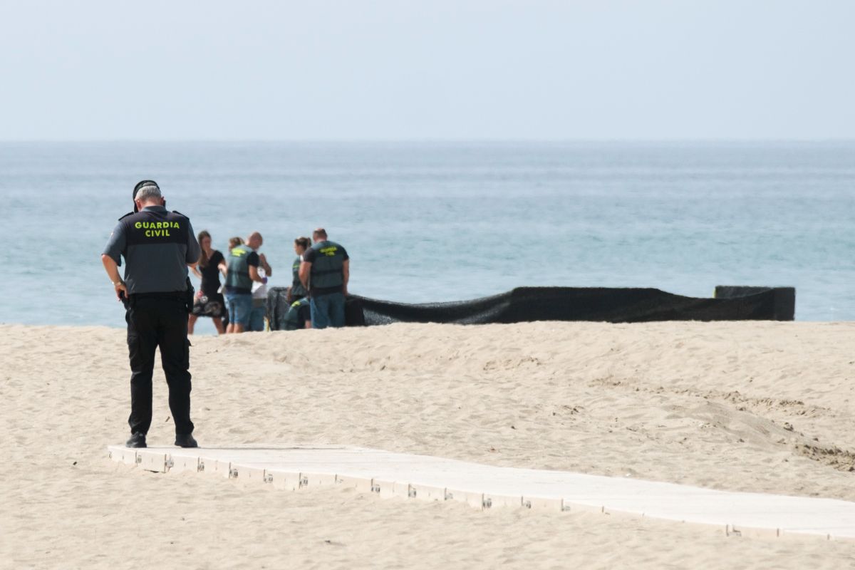 Imatge del dia que va aparèixer la nena a Roda de Berà (fotografia: EFE/Quique García).