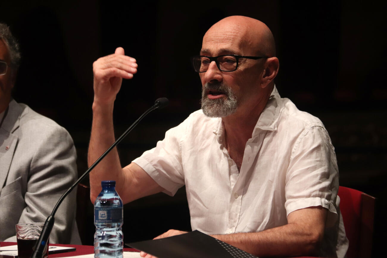Salvador Sunyer, en la conferència de premsa d'ahir al Teatre Municipal de Girona (fotografia: ACN).