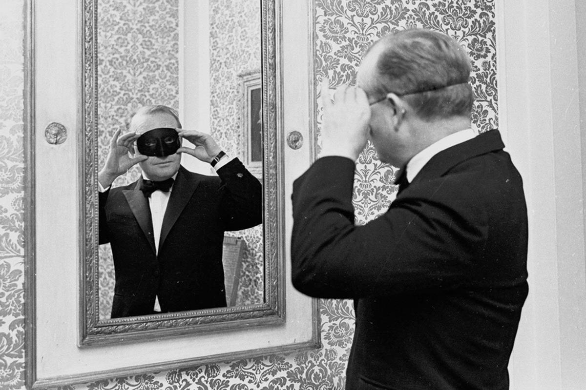 Truman Capote, el confident de la “jet-set” de Nova York.