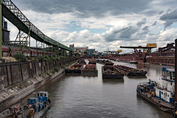 La zona ThyssenKrupp del port interior de Duisburg, a la confluència dels rius Rin i Ruhr (fotografia: Ben Kilb per a Bloomberg).