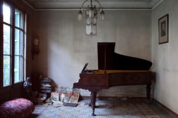 Còrsega, 224. L’última imatge del pis de la concertista Maria Salomé Quintilla abans de ser buidat. Fotografia de Jordi Baron Rubí, 2015, sèrie ‘Domus Barcino’.