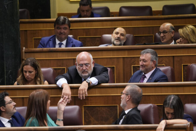 Junts proposa Eduard Pujol, Francesc Ten i Teresa Pallarès com a senadors per designació autonòmica