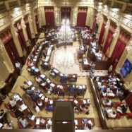 El parlament de les Illes valida el decret que elimina el requisit del català per a treballar en la sanitat pública