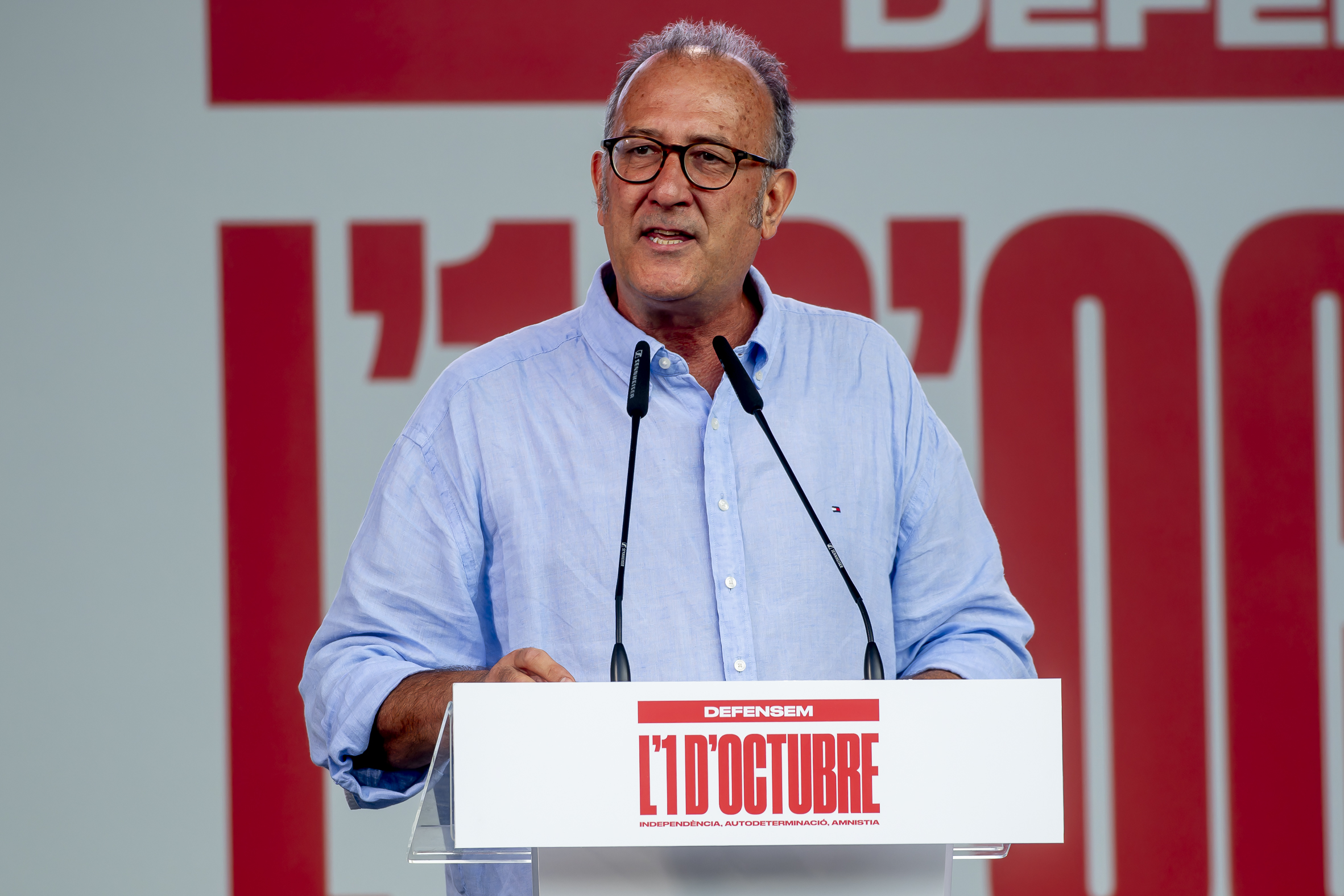 El president d'Òmnium, Xavier Antich, en l'acte unitari del Conselll de la República a la plaça de Catalunya el Primer d'Octubre (fotografia: Albert Salamé).