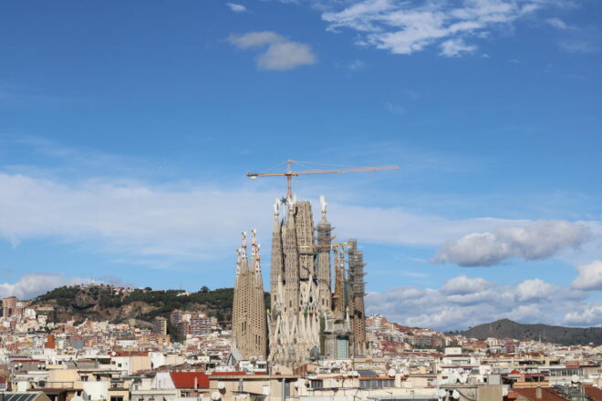 La Sagrada Família assoleix els 155,58 metres i esdevé l’edifici més alt de la trama urbana de Barcelona