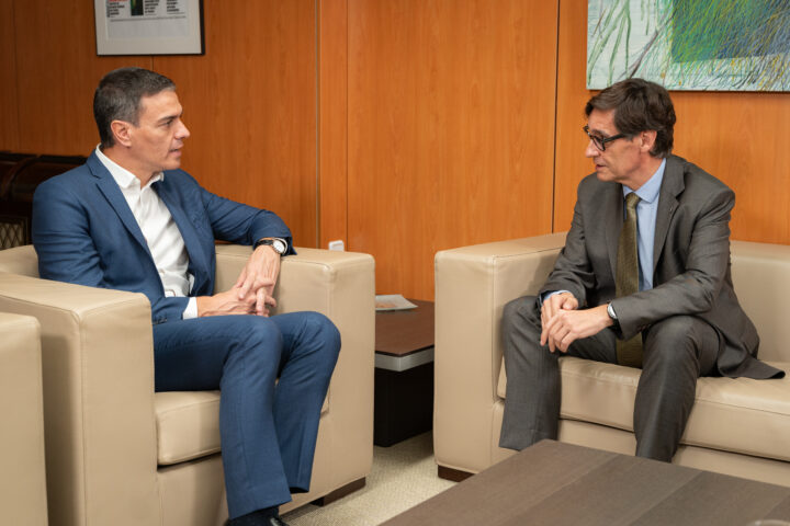 El secretari general del PSOE, Pedro Sánchez, i el primer secretari del PSC, Salvador Illa, reunits a la seu del PSOE (fotografia: ACN).