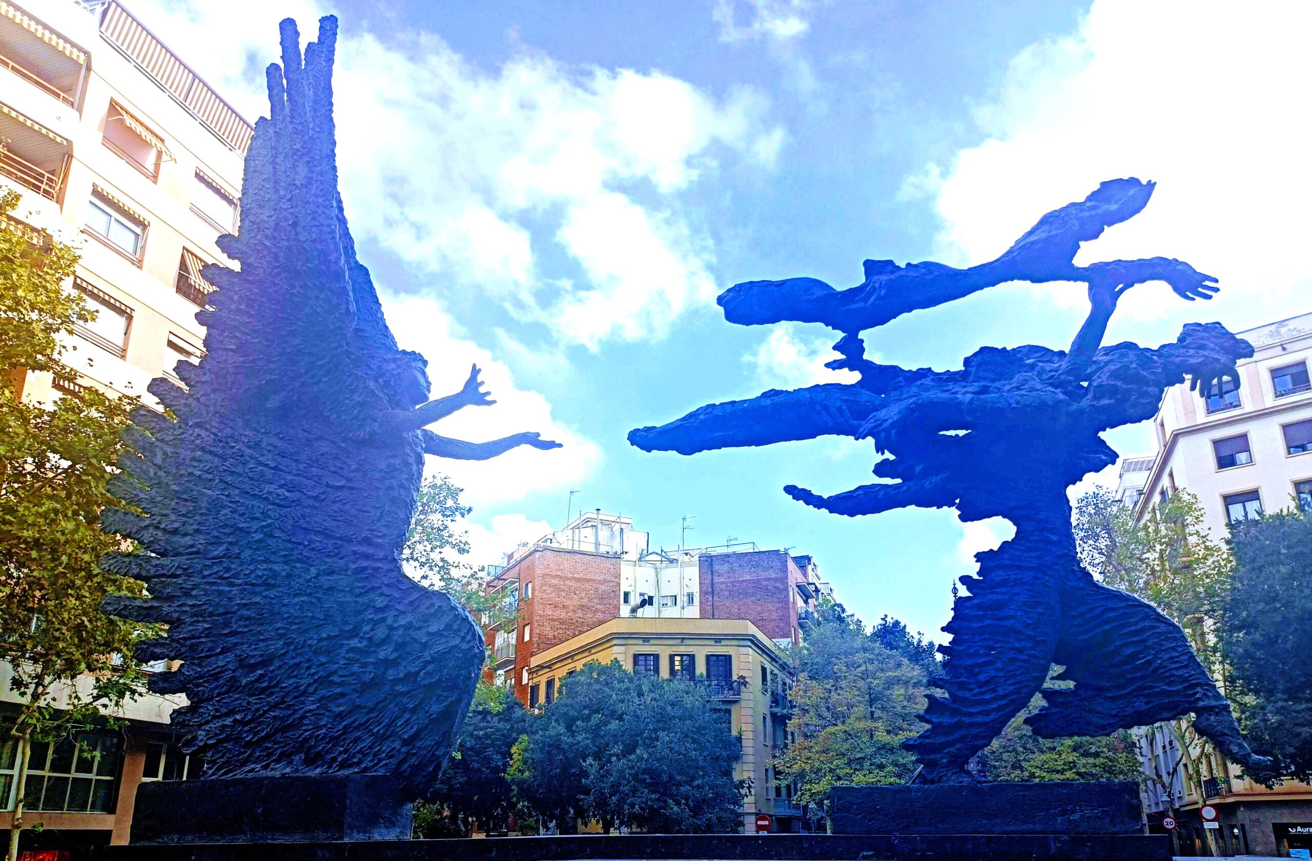 Escultura d’Apel·les Fenosa, a l’avinguda de Gaudí de Barcelona (fotografia: Mercè Ibarz).