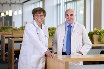 Katalin Karikó i el seu col·lega Drew Weissman, els nous premis Nobel de medicina o fisiologia.