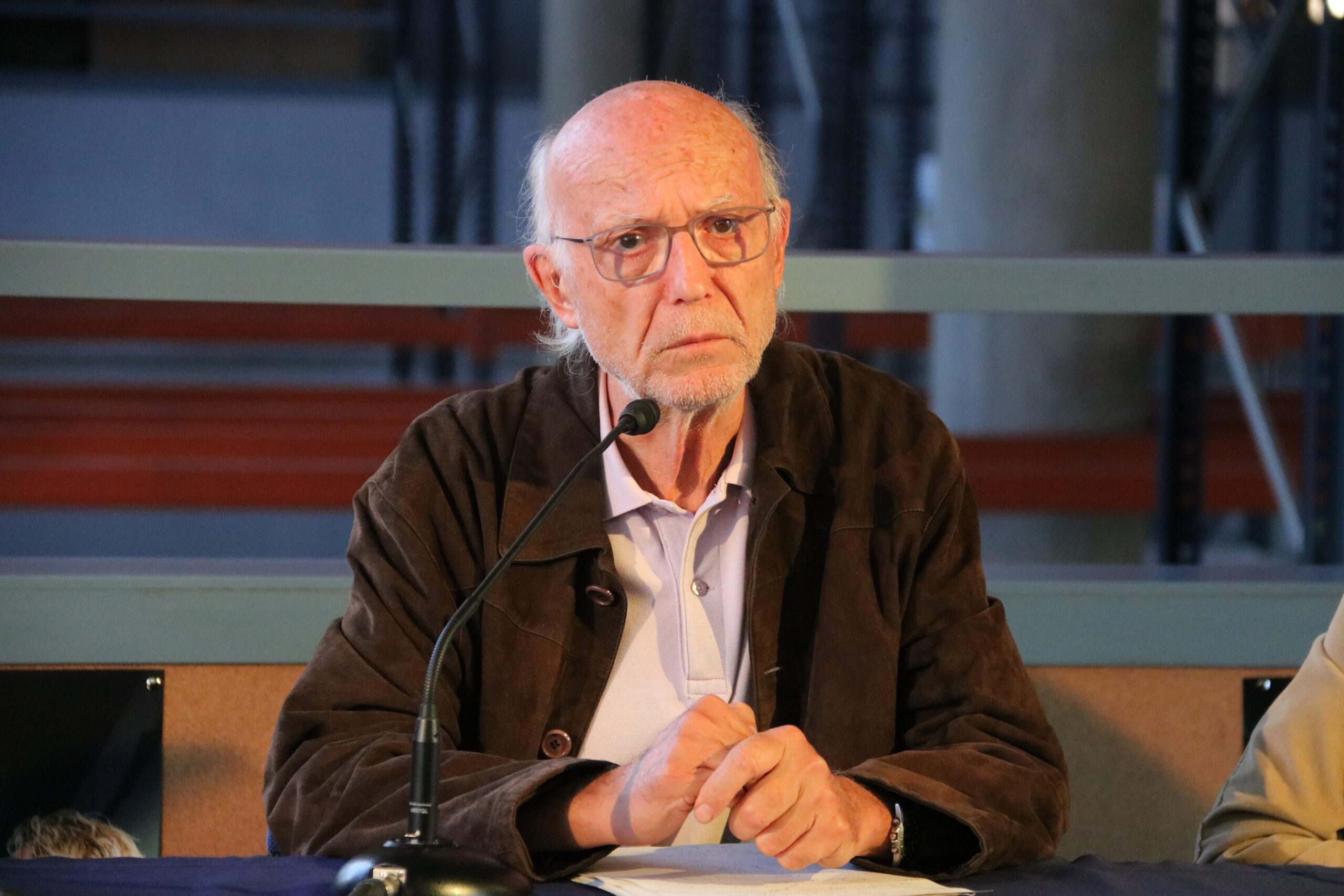 Lluís Fatjó, president del Banc dels Aliments de Barcelona, durant la conferència de premsa (fotografia: ACN / Maria Aladern).