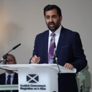 La nova llei escocesa contra la incitació a l’odi desferma la polèmica més enllà de la Gran Bretanya