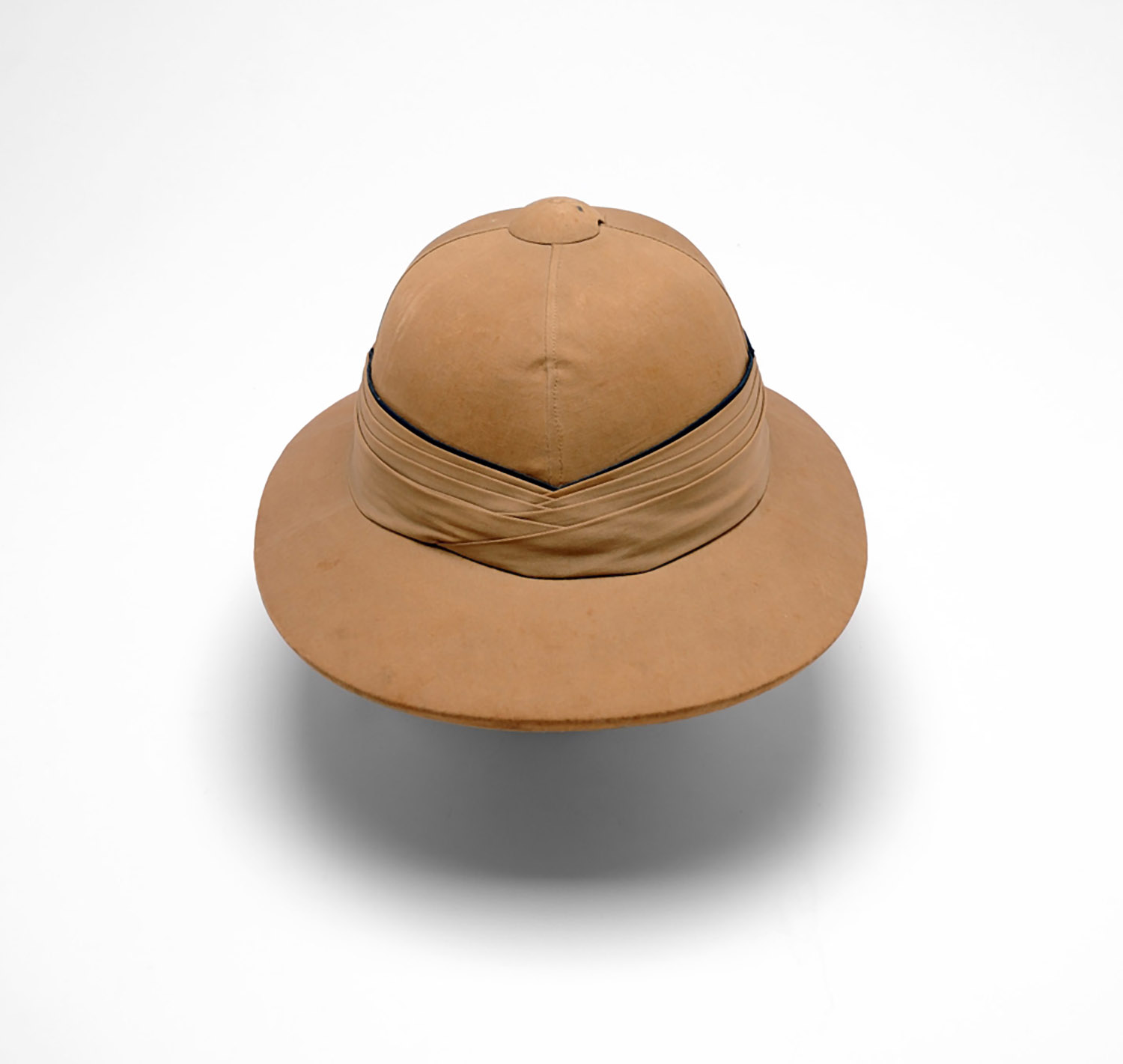 El salacot de Nicolau M. Rubió i Tudurí, fotografiat per Ramiro Elena.