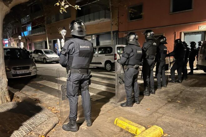 Protestes a Santa Coloma de Gramenet contra el desallotjament d’Estudi 9