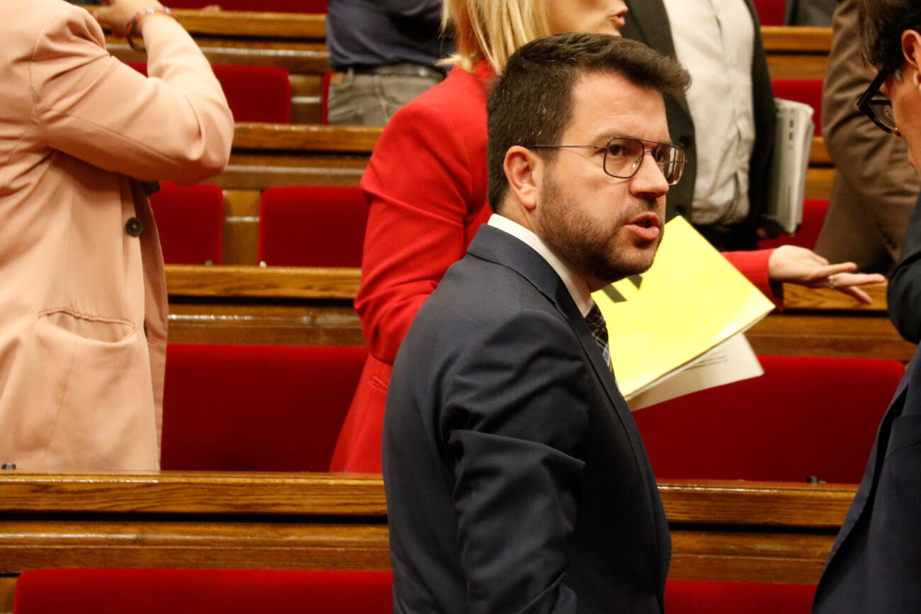 El president del govern, Pere Aragonès, durant el ple del parlament (fotografia: ACN).