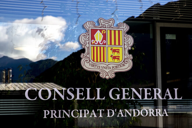 Andorra fa obligatori un examen de català per a renovar el permís de treball