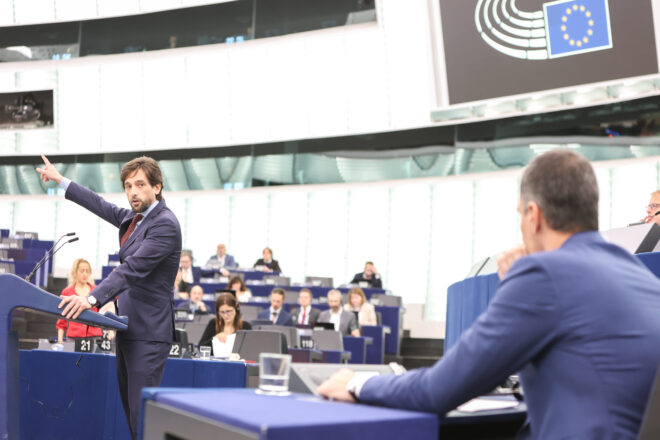 La sentència els il·lumina: qui surt retratat en el correctiu del TJUE al Parlament Europeu sobre Puigdemont?