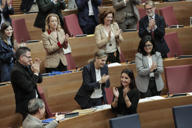 El PP i Vox consumen l’eliminació de l’obligatorietat del català en les comarques castellanoparlants