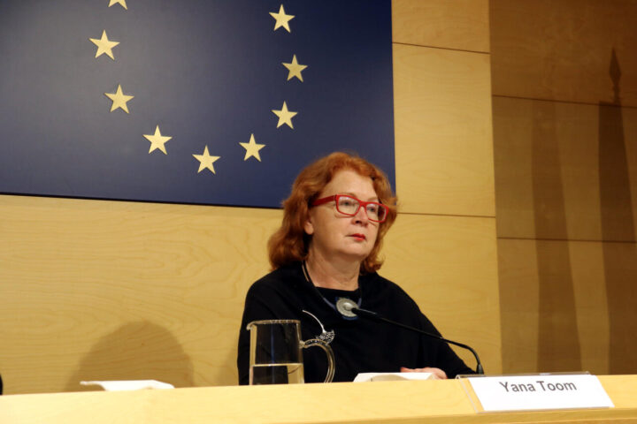 Yana Toom, presidenta de la missió dels eurodiputats per a qüestionar la immersió