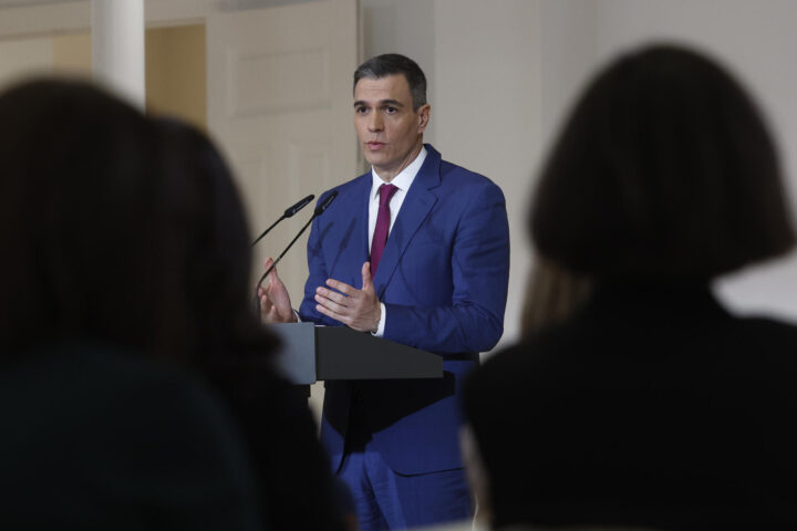 El president del govern espanyol, Pedro Sánchez, compareixent després del consell de ministres (fotografia: EFE / Juan Carlos Hidalgo).